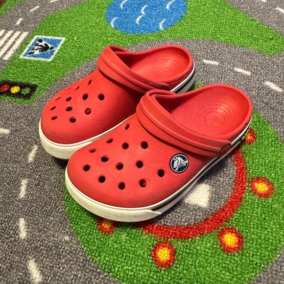 Crocs rouge (kid) 10-11 *** SOLD *** - Picture 2 of 3